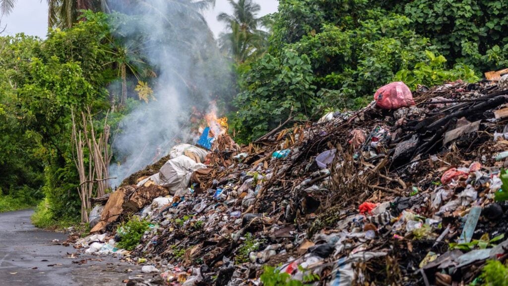 what is rubbish and how does it affect our environment