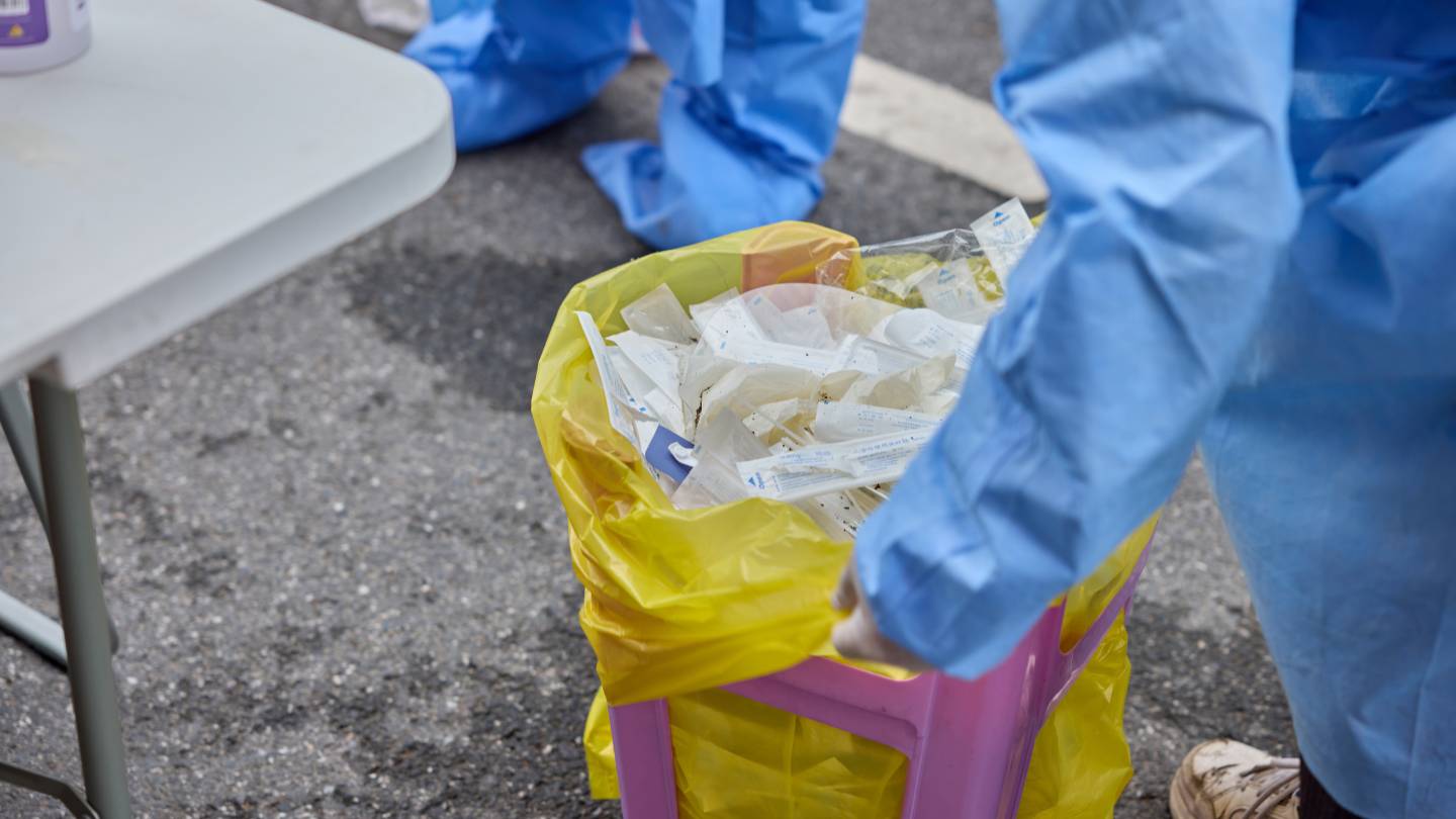 what steps may hospitals take to ensure effective and sanitary rubbish removal 1