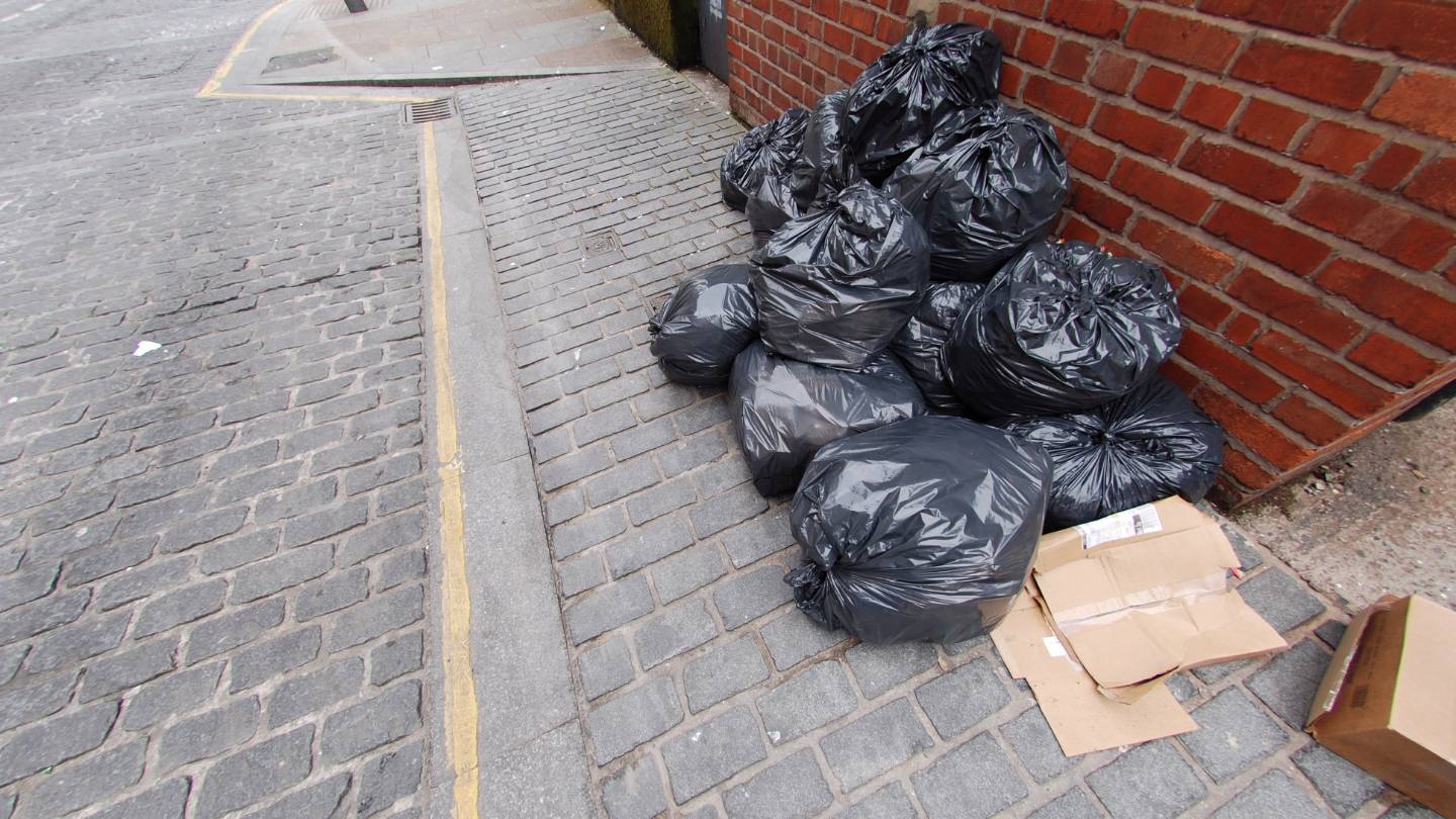 why is diy rubbish removal a bad idea for your business 1